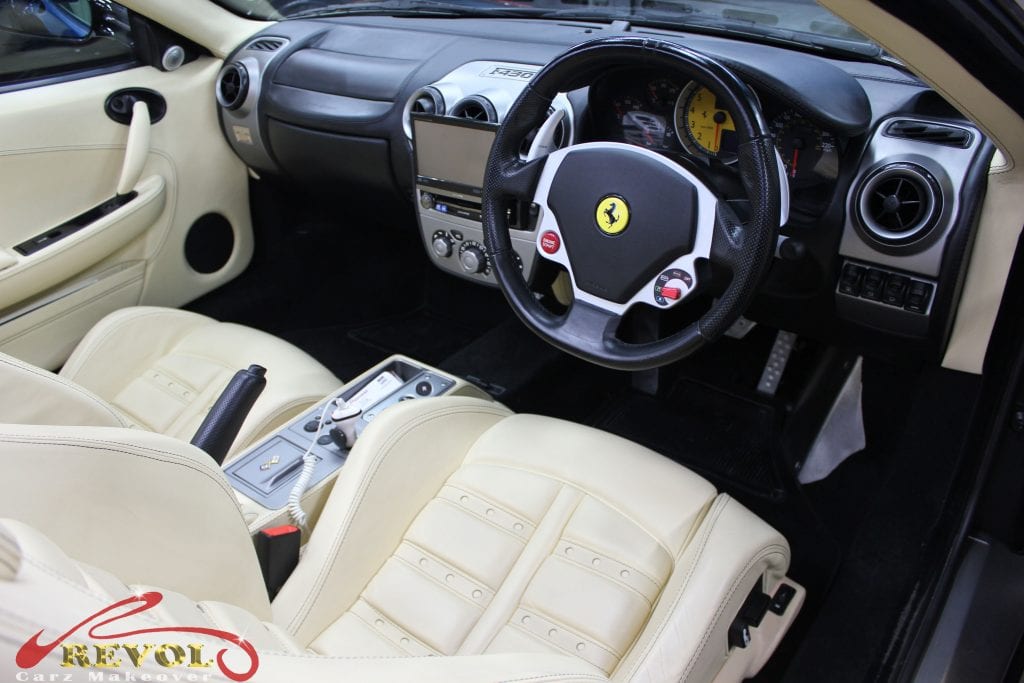 Ferrari F430 Spider - interior