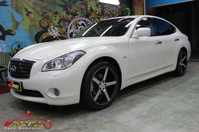 Infiniti M37 - side profile