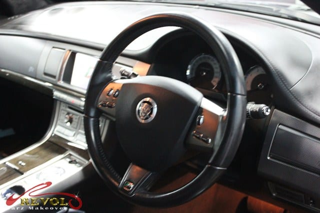 Jaguar XFR (7)