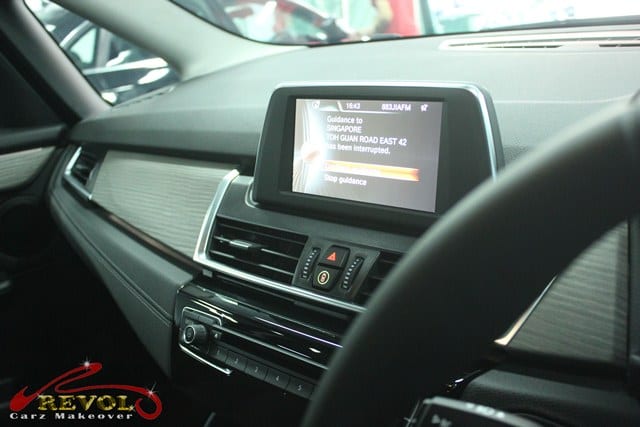 BMW 216D - control display